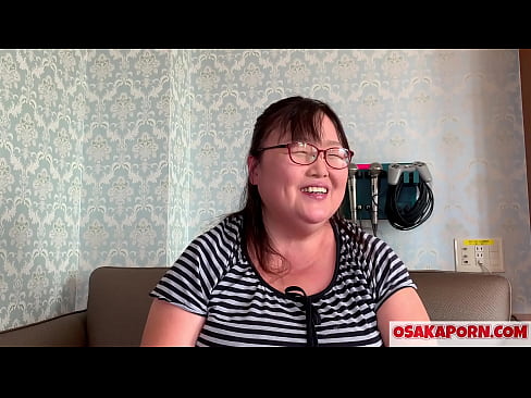 ❤️ Ama japoniar lodiak bere titi erraldoiak erakusten ditu eta sexu jostailu batekin gozatzen du. 51 urteko ama asiar batek bere sexu-esperientziaz hitz egiten du. Yukiko 1 OSAKAPORN milf gantz ️ Azal pornoa gugan ﹏