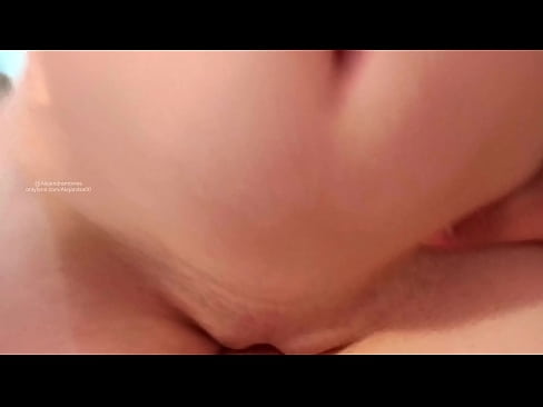 ❤️ Nire ahizparen gelan lo egiten eta horrela esnatu nintzen ️ Azal pornoa gugan ﹏