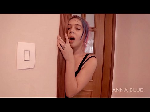 ❤️ Nire anaiarengana itzuli nintzen. Bere neska-lagunarekin sexu harremanak izan nituen. itzulera lesbiana. ️ Azal pornoa gugan ﹏