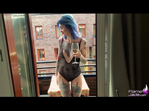 ❤️ Neska Ikaragarria trago batez zurrupatzen eta zeru zabalean sutsuki izorratzen ️ Azal pornoa gugan ﹏